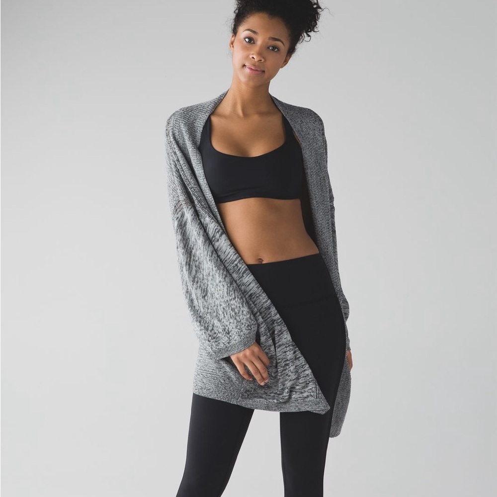 LULULEMON Breeze Easy Wrap - Size M/L